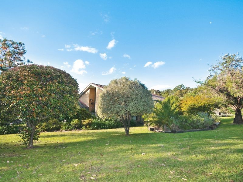 6 Scarlet Ash Court, Eltham VIC 3095