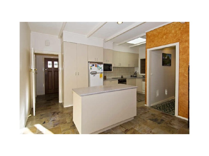 181 Mountain View Road, Greensborough VIC 3088