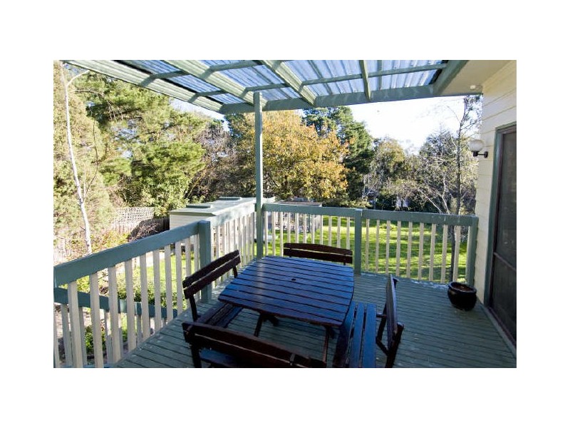 181 Mountain View Road, Greensborough VIC 3088