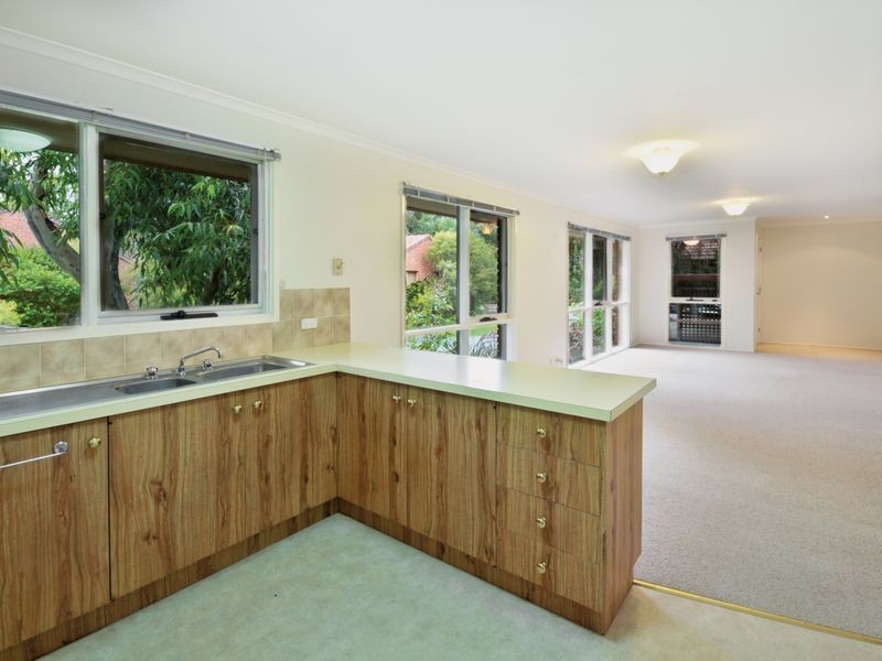 2/1 Coolabah Drive, Eltham VIC 3095