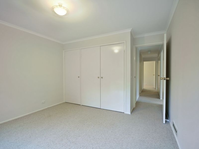 2/1 Coolabah Drive, Eltham VIC 3095