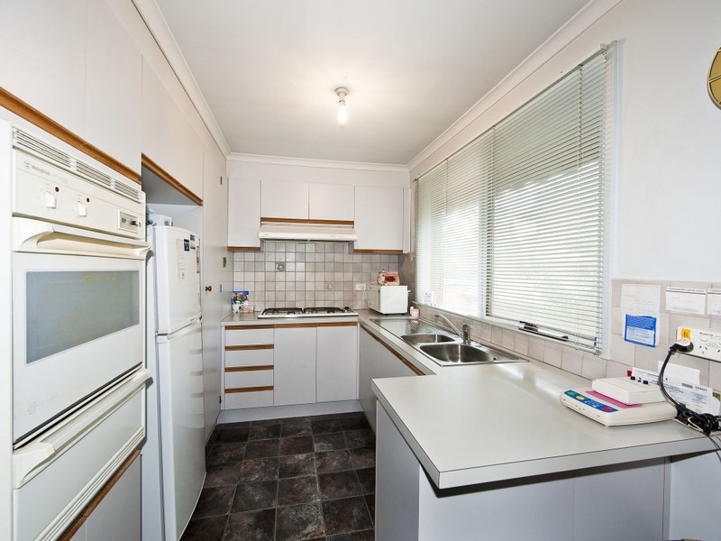 House 2/10 St Helena Road, Greensborough VIC 3088