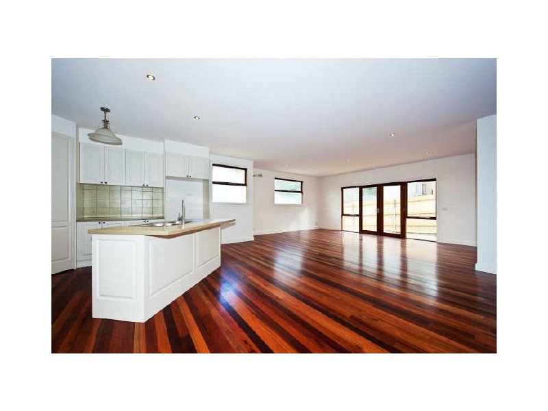 1/33 Silver Street, Eltham VIC 3095