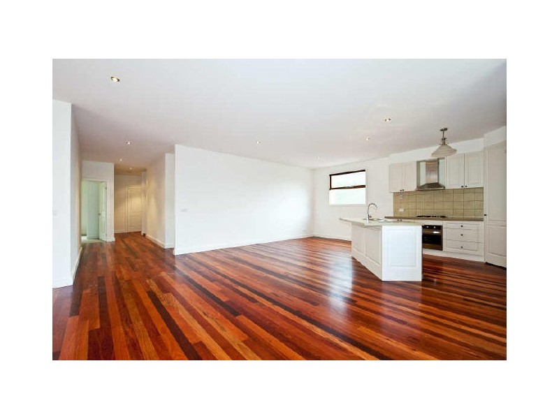 1/33 Silver Street, Eltham VIC 3095