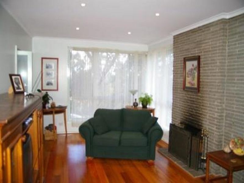 32 Ryans Road, Eltham VIC 3095