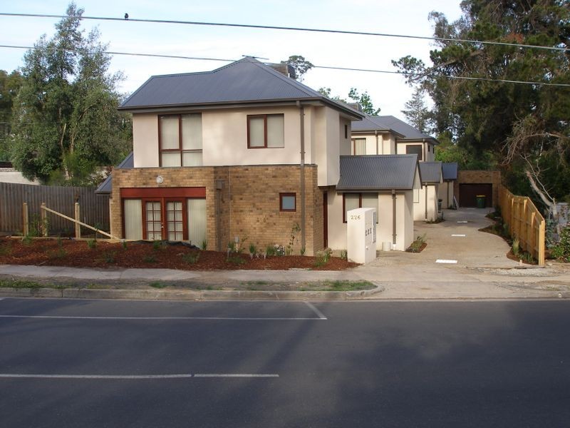 2/226 Mountain View Road, Greensborough VIC 3088