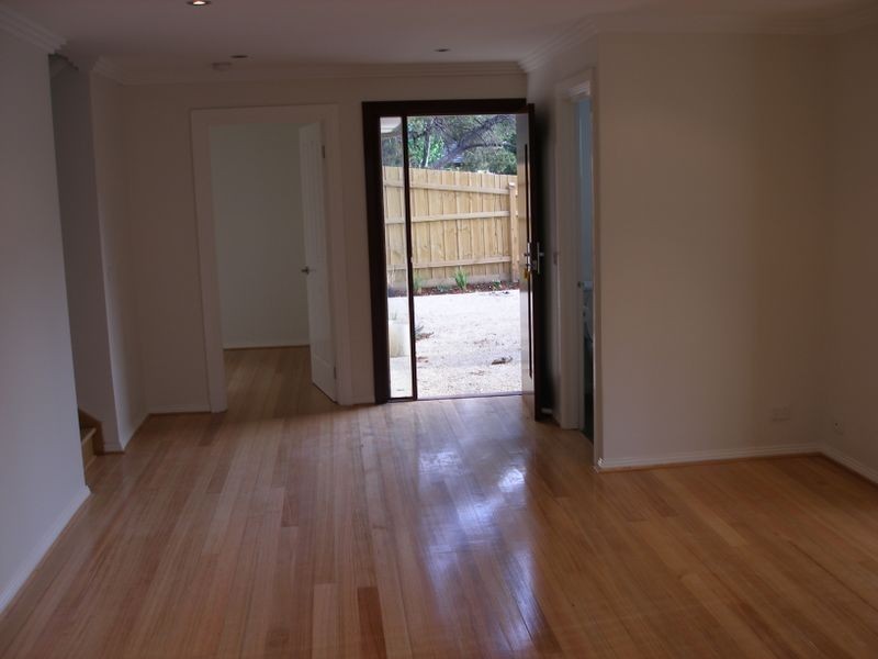 2/226 Mountain View Road, Greensborough VIC 3088