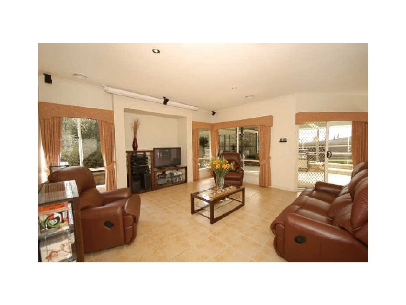 24 Mackelroy Road, Plenty VIC 3090