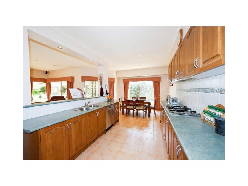 24 Mackelroy Road, Plenty VIC 3090