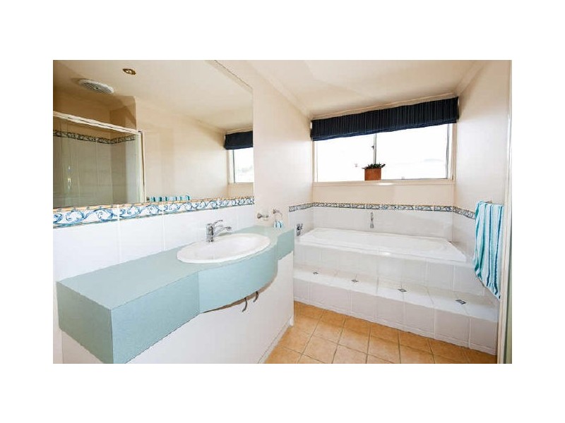 24 Mackelroy Road, Plenty VIC 3090