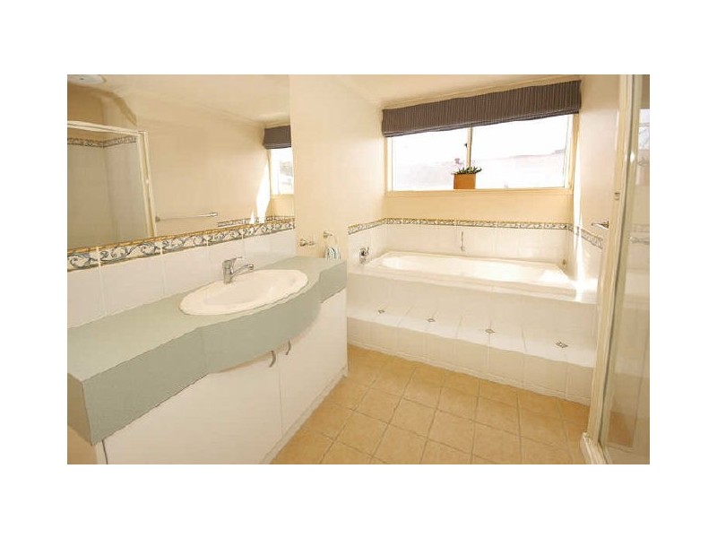 24 Mackelroy Road, Plenty VIC 3090