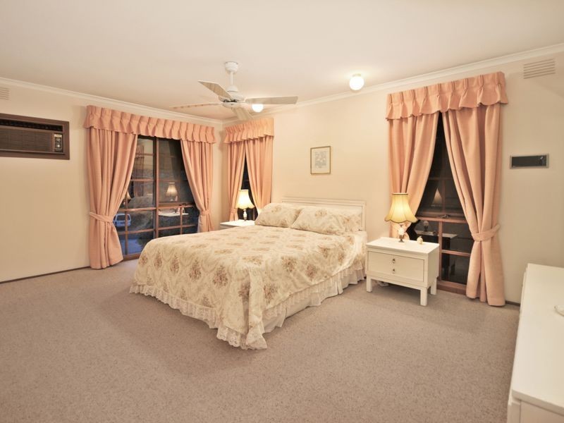 Eltham North VIC 3095