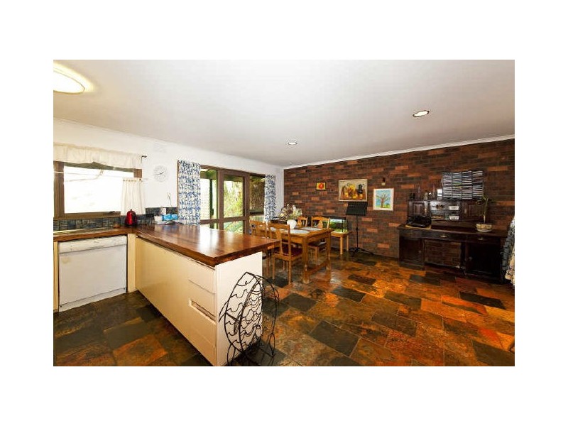 1 Elouera Close, Eltham VIC 3095