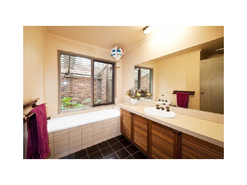 1 Elouera Close, Eltham VIC 3095