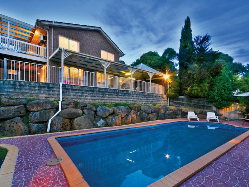 19 Acheron Crescent, Eltham North VIC 3095