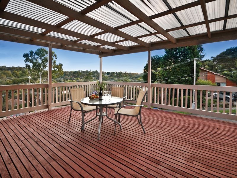 19 Acheron Crescent, Eltham North VIC 3095