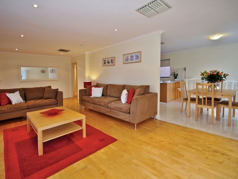 19 Acheron Crescent, Eltham North VIC 3095