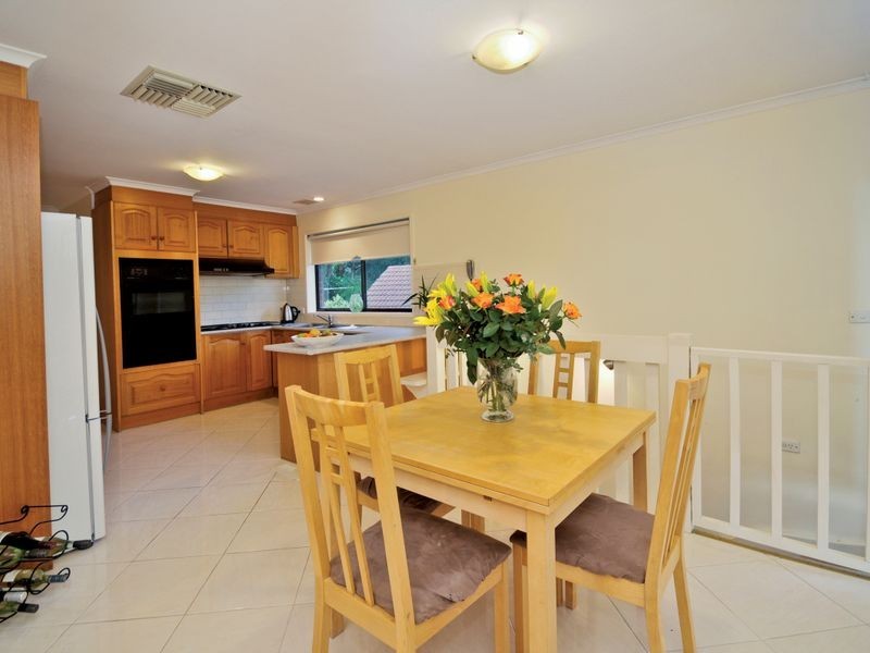 19 Acheron Crescent, Eltham North VIC 3095