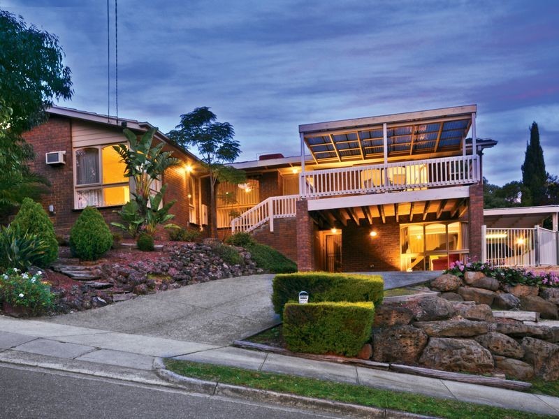 19 Acheron Crescent, Eltham North VIC 3095