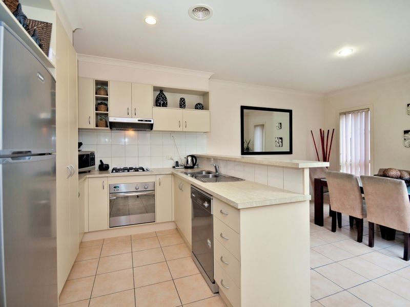 6 Melzak Way, Berwick VIC 3806