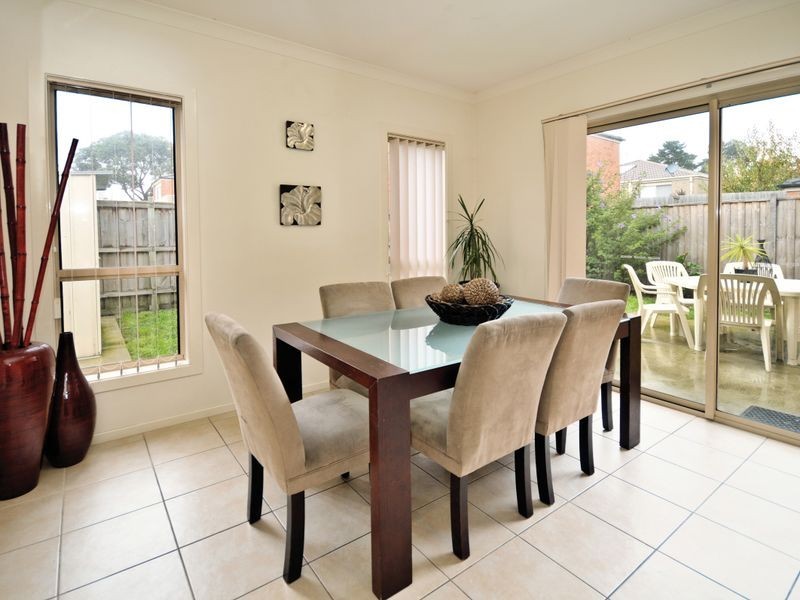 6 Melzak Way, Berwick VIC 3806