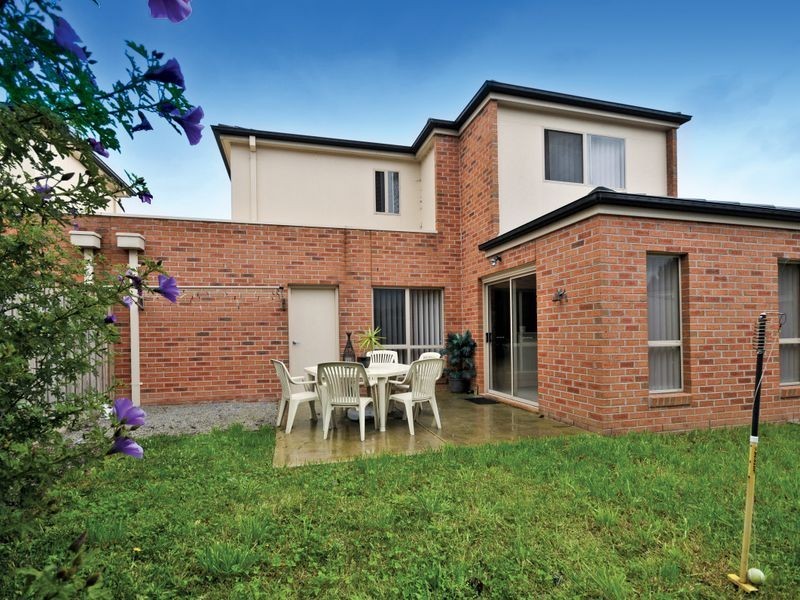 6 Melzak Way, Berwick VIC 3806