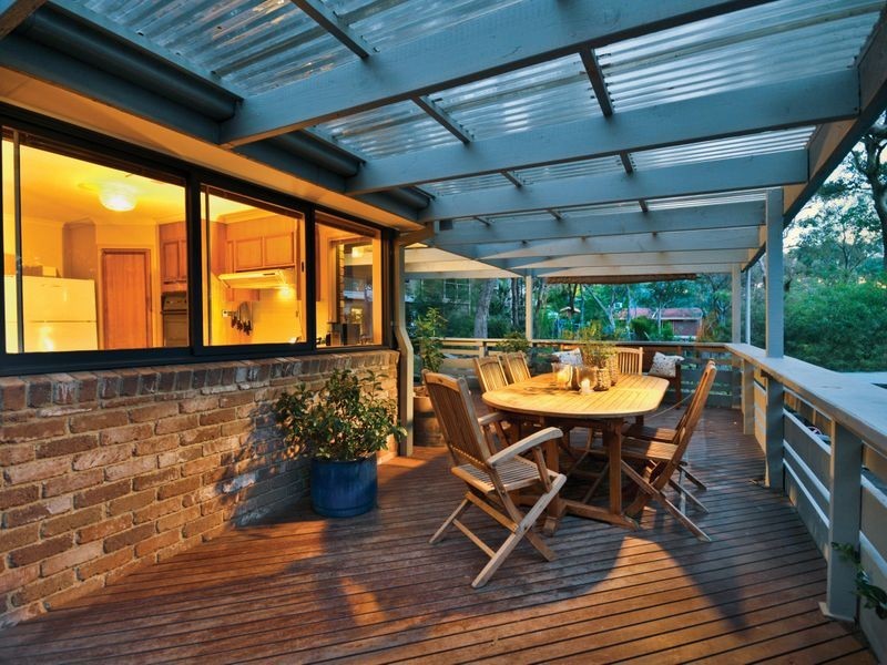 27 Hillcrest Road, Eltham North VIC 3095