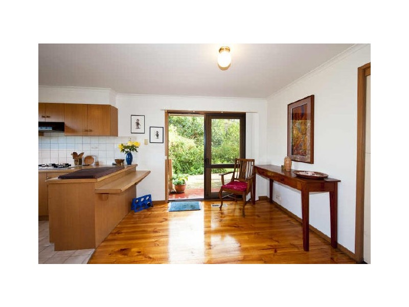 2/290 St Helena Road, St Helena VIC 3088