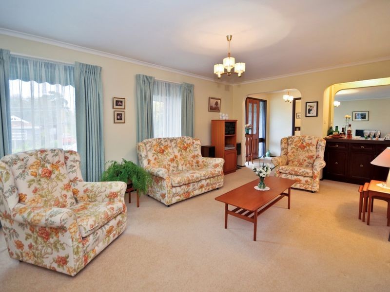 6 Bahen Court, Watsonia VIC 3087