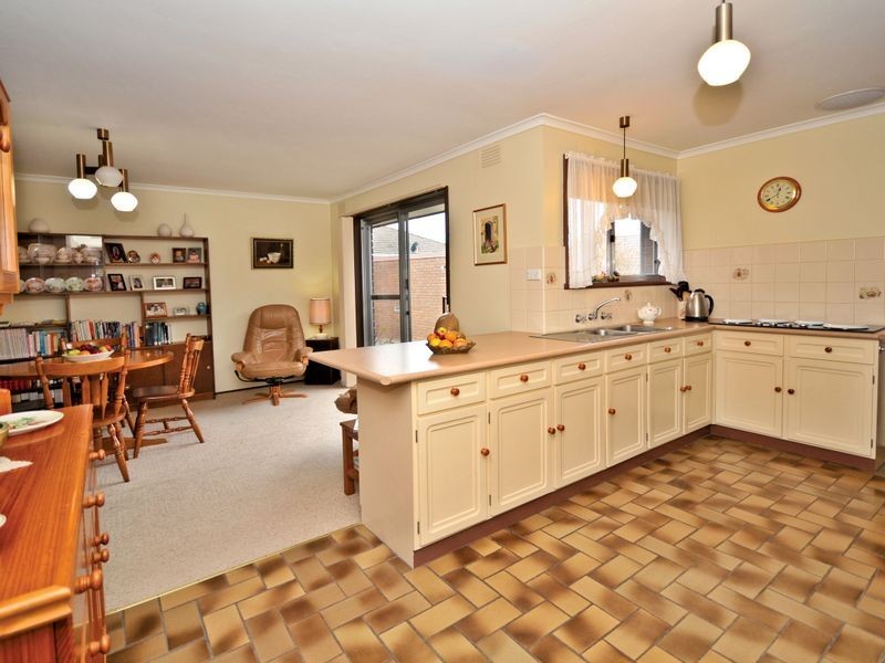 6 Bahen Court, Watsonia VIC 3087