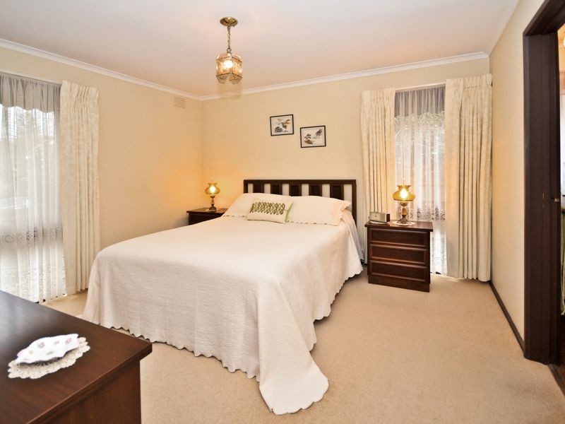 6 Bahen Court, Watsonia VIC 3087