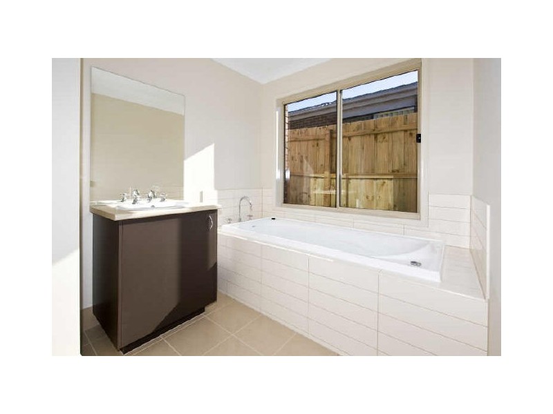 7 Harmony Drive, South Morang VIC 3752