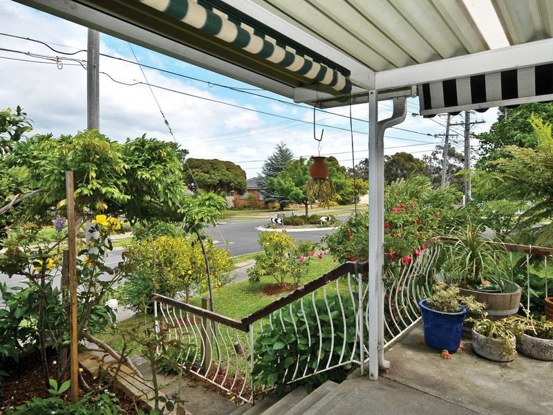 18 Madeleine Street, Doncaster VIC 3108