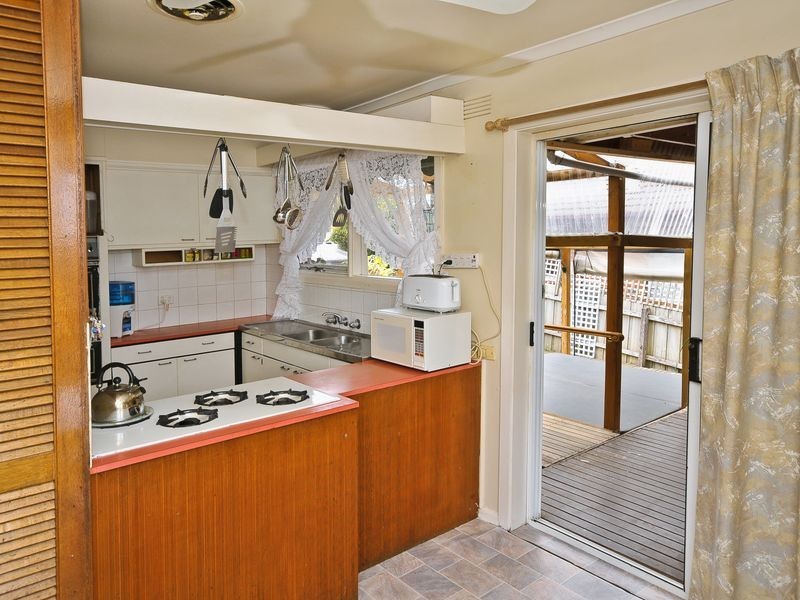 18 Madeleine Street, Doncaster VIC 3108