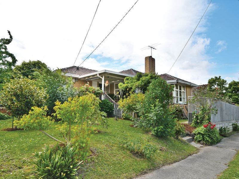 18 Madeleine Street, Doncaster VIC 3108