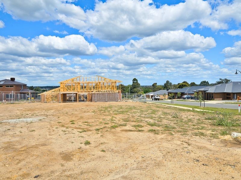 15 Eminence Boulevard, Doreen VIC 3754
