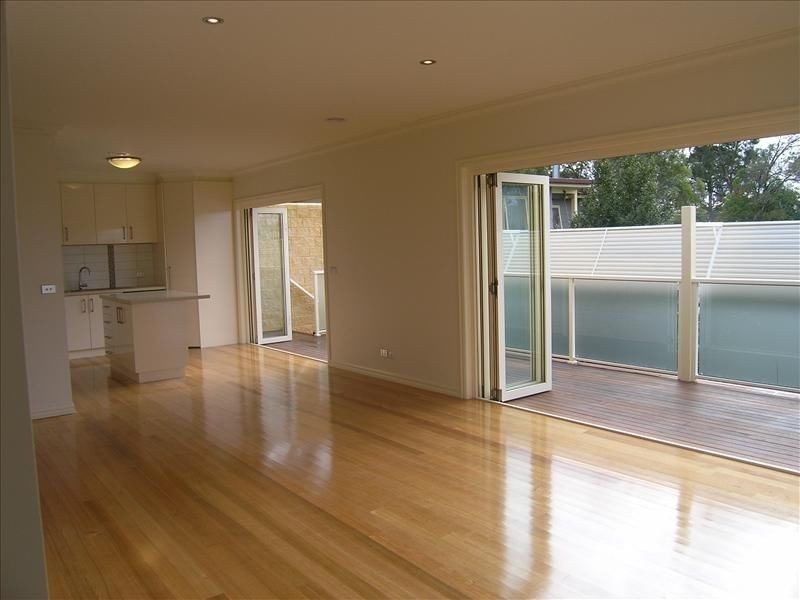 2/28 Reichelt Avenue, Montmorency VIC 3094