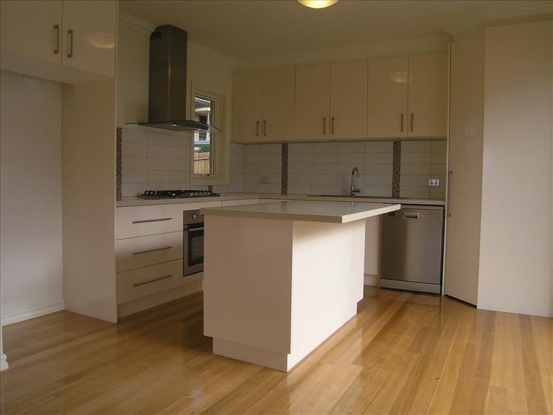 2/28 Reichelt Avenue, Montmorency VIC 3094