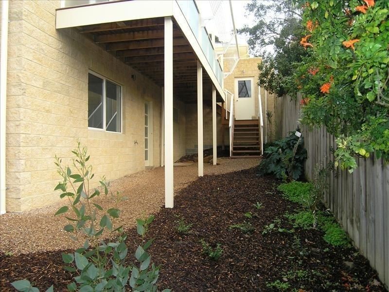 2/28 Reichelt Avenue, Montmorency VIC 3094