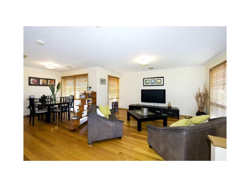 22 Sieben Close, Mill Park VIC 3082