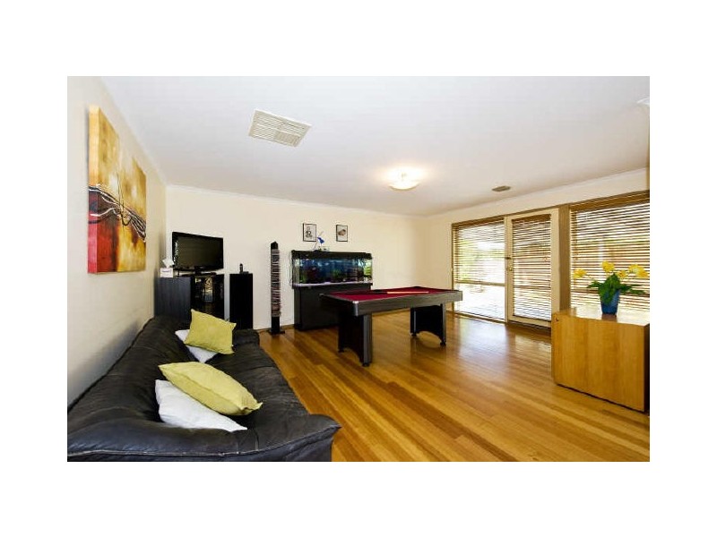 22 Sieben Close, Mill Park VIC 3082