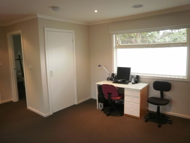 2/19 Wilson Avenue, Montmorency VIC 3094