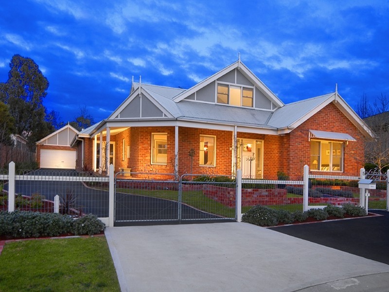 5 Charles Condor Place, Briar Hill VIC 3088