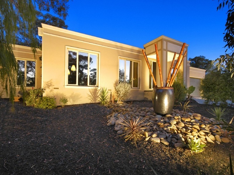 12 Thomas Street, Eltham VIC 3095