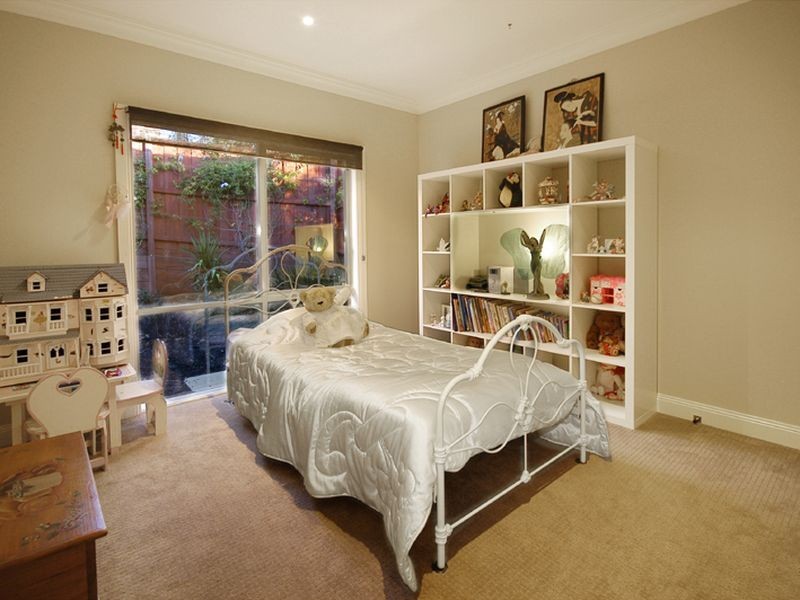 12 Thomas Street, Eltham VIC 3095