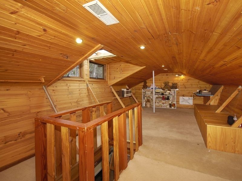 132 Meander Road, Hurstbridge VIC 3099