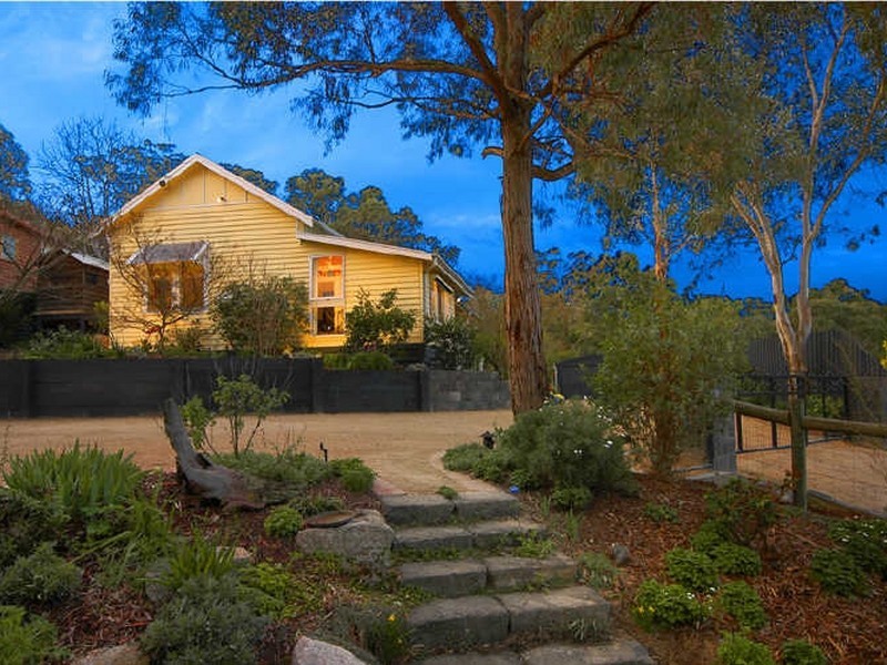 10 Wattletree Road, Hurstbridge VIC 3099