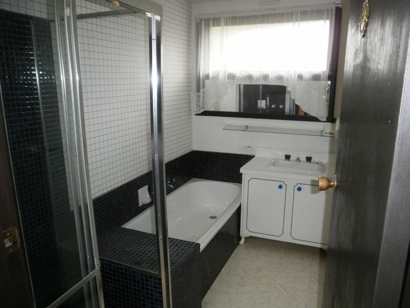 48 Avandina Crescent, Greensborough VIC 3088