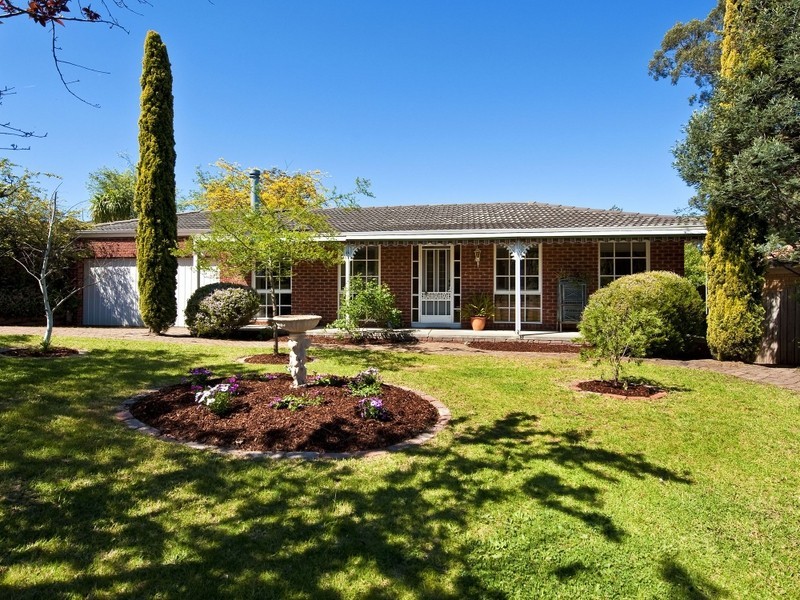 4 Glencairn Court, Eltham VIC 3095