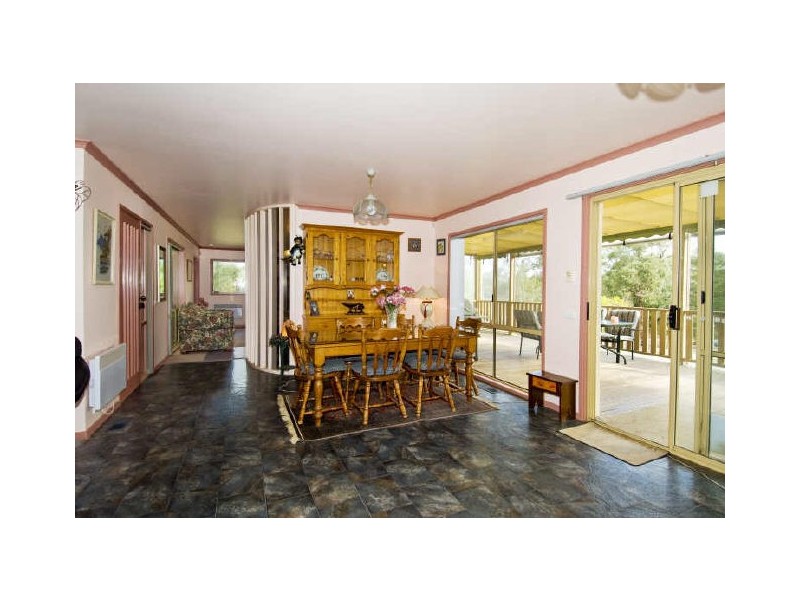 10 Youngs Road, St Andrews VIC 3761